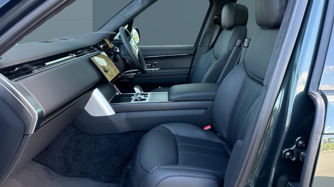 Land Rover Range Rover 3.0 D300 Westminster Edition 4dr Auto Diesel Estate - Image 3